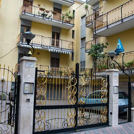 Semesterbostad Sole E Luna